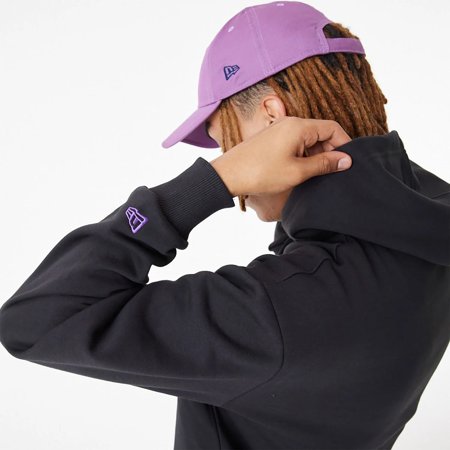 New Era - "Essentials" New York Yankees Black Hoodie