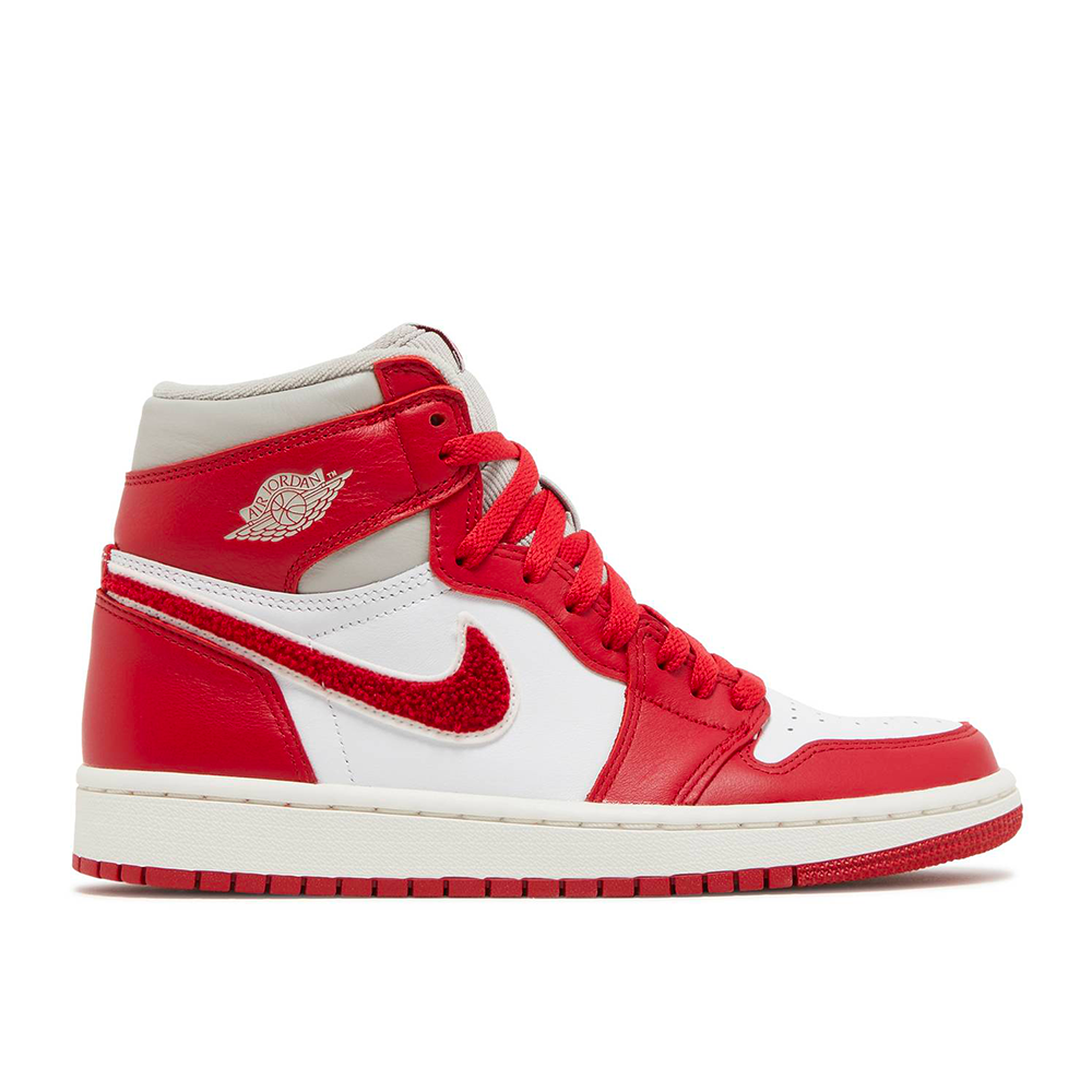 Air Jordan 1 High OG "Varsity Red" (W)