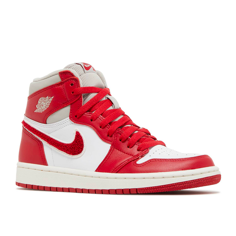 Air Jordan 1 High OG "Varsity Red" (W)