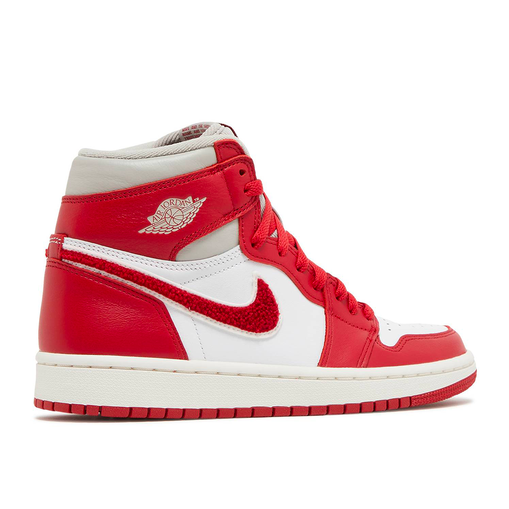 Air Jordan 1 High OG "Varsity Red" (W)